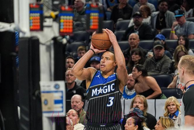 贝恩全场18投9中，三分4中1砍下27分5篮板4助攻2抢断